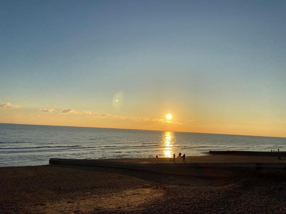 The Windsor Apartment By Gge, Brighton Beach, Sleeps 4 Εξωτερικό φωτογραφία